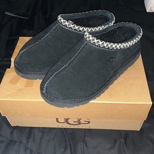 Black Slipper Uggs
